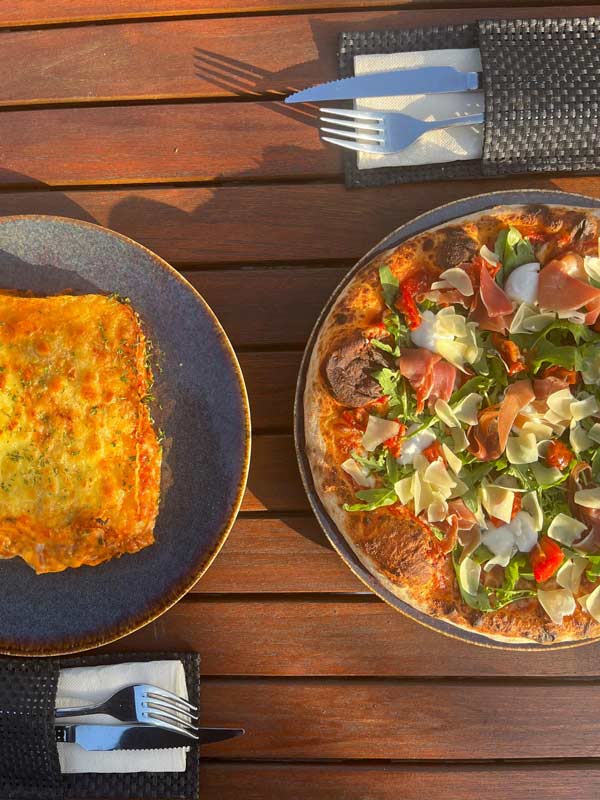 Bestel online pizza voor afhaal en levering vanaf jouw tuin