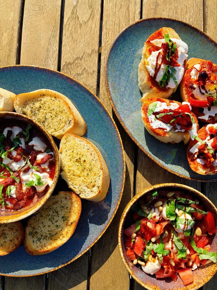 Myropani pizza voor een picknick in het groen